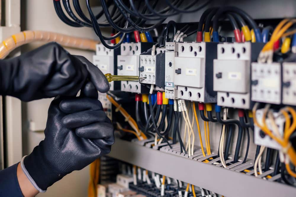 find an electrician in Amsterdam to do electrical inspection